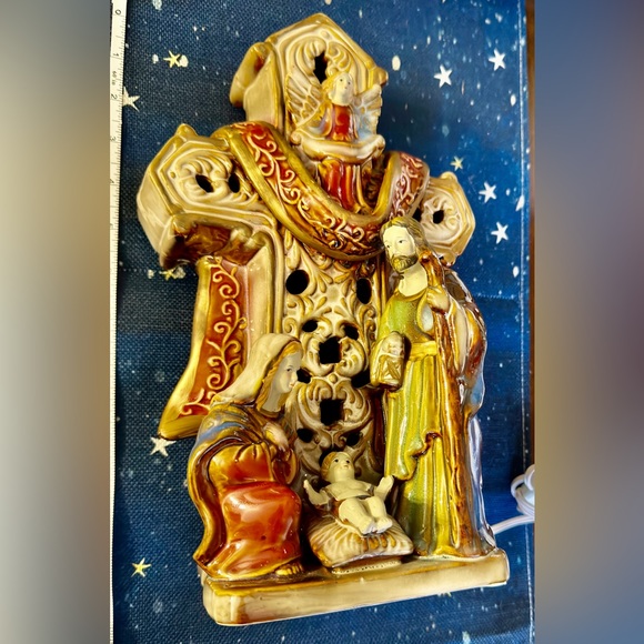 Manger Scene Ceramic Christmas Light with Cross - Picture 3 of 10
